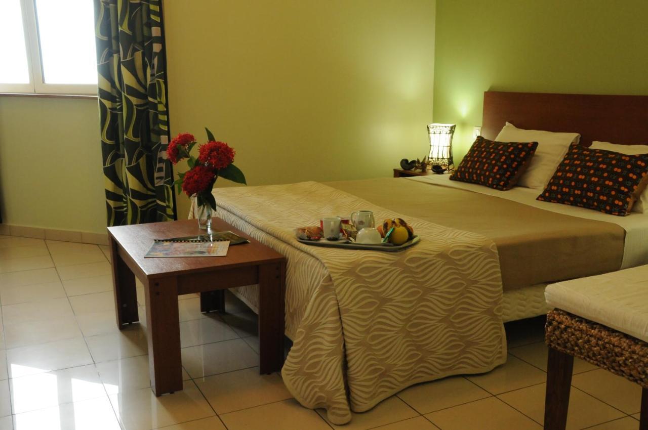Hotel Maharajah Mamoudzou Номер фото
