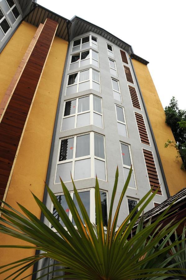 Hotel Maharajah Mamoudzou Экстерьер фото